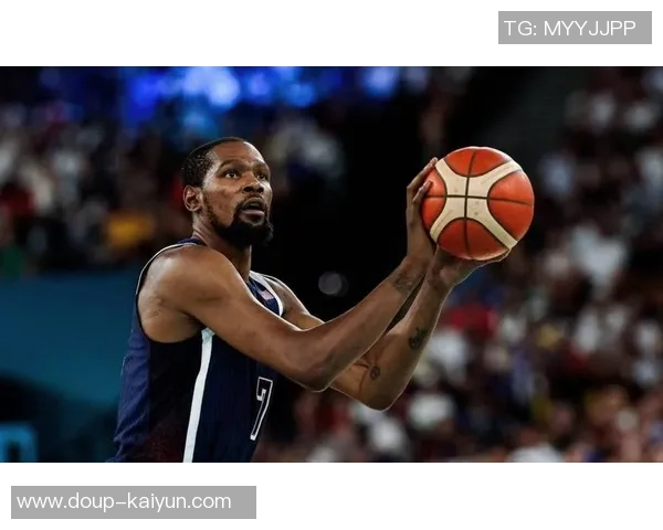 杜兰特:詹姆斯的球技仍在前进,他提升了三分和后仰跳投 杜兰特:詹姆斯的球技仍在前进,他提升了三分和后仰跳投